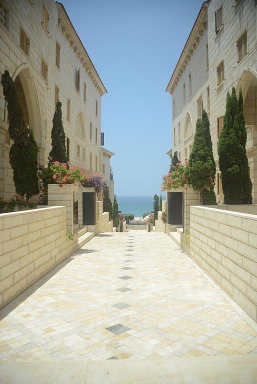 Andromeda Hill Apartments And Spa Tel Aviv Exterior photo