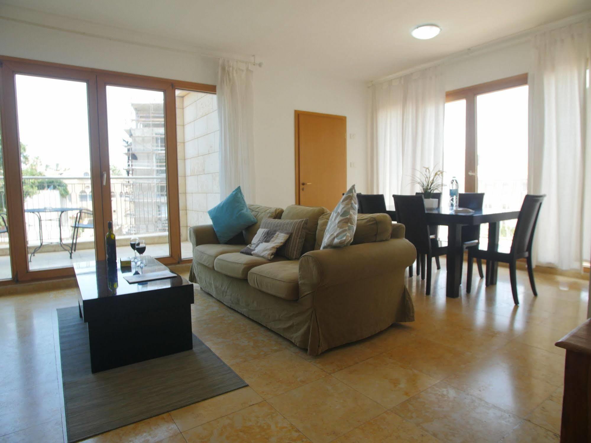 Andromeda Hill Apartments And Spa Tel Aviv Exterior photo
